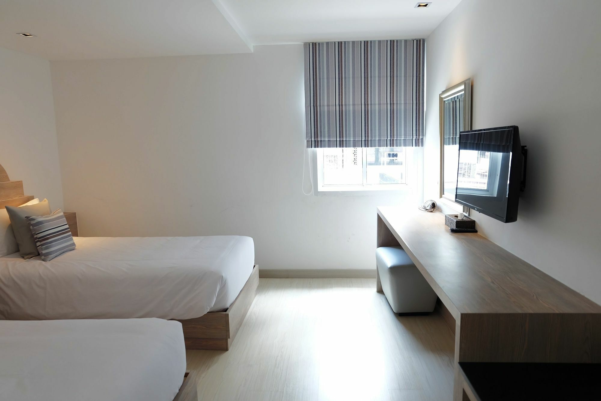 Methavalai Residence Hotel - Sha Extra Plus Бангкок Екстер'єр фото